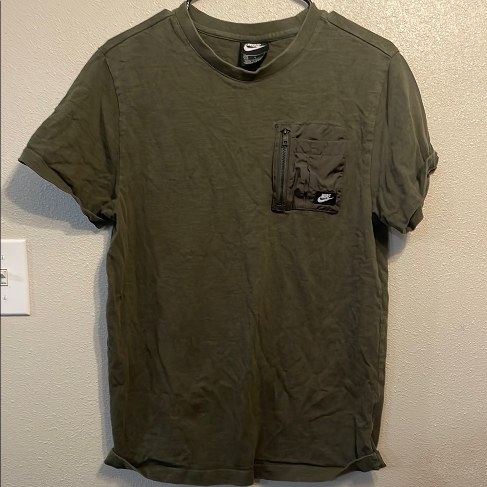Nike Men's Dark Green Pocket Tee